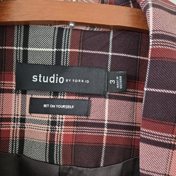 Torrid Plaid Blazer in Pink and Black - Picture 2 of 15